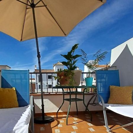 Tipica Casa En Frigiliana Con Patio Y Terraza Apartment Bagian luar foto