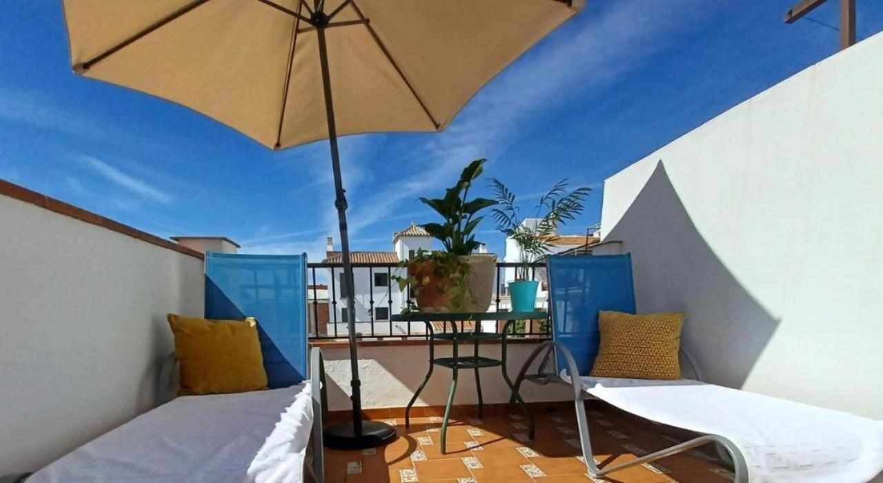 Tipica Casa En Frigiliana Con Patio Y Terraza Apartment Bagian luar foto